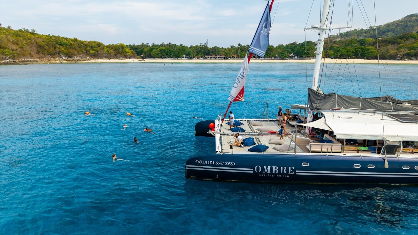 Racha & Coral Island — катамаран Ombre